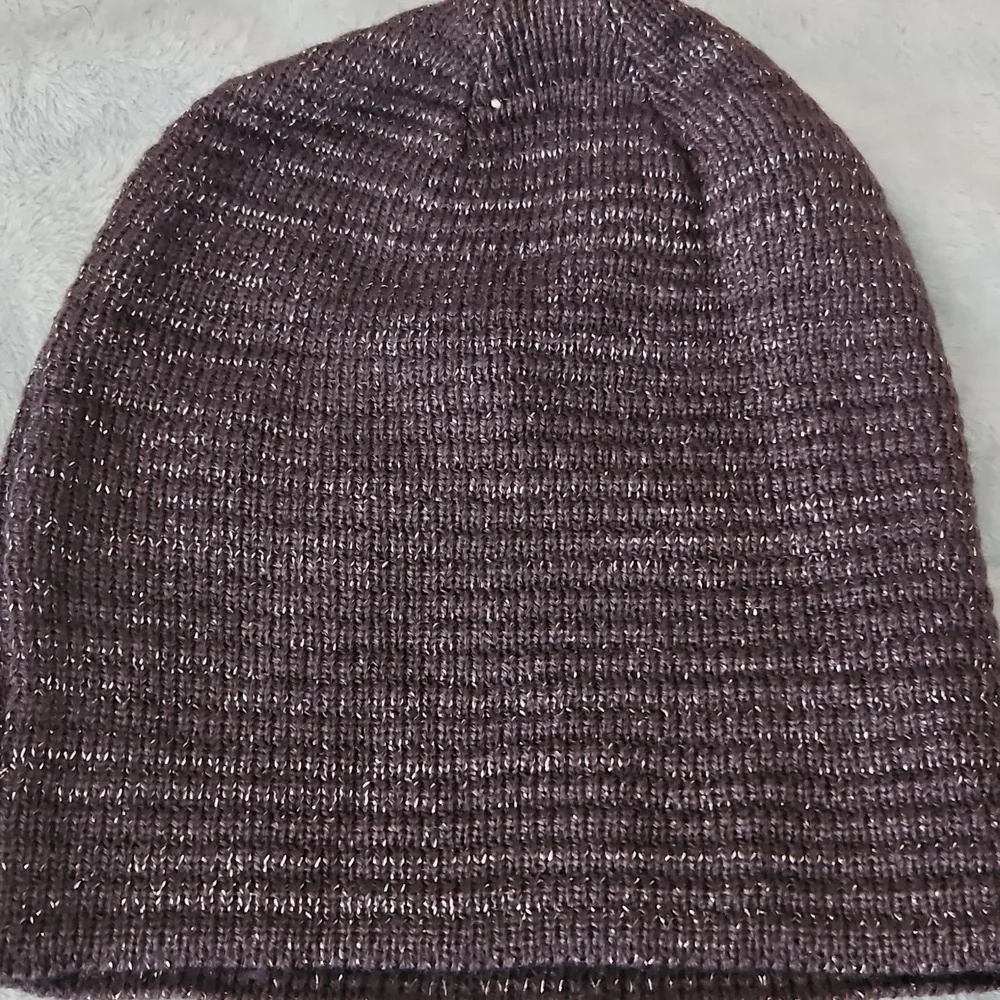 Hat and gloves